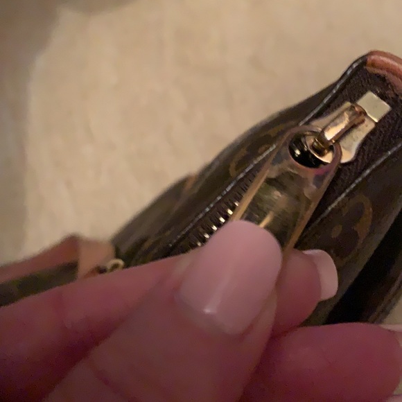 COPY - 💯% authentic Louis Vuitton bag - Picture 7 of 8